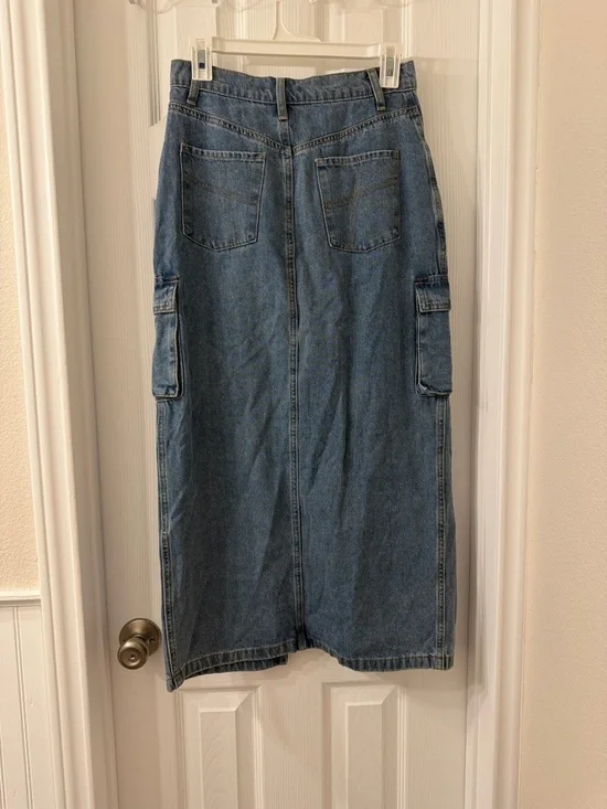 Sincerely Jules Denim Cargo Midi Skirt NWT Size 5/26 - Picture 2 of 4